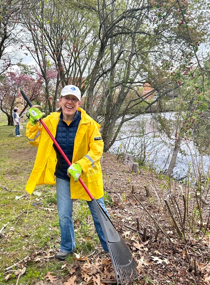Winchester turns out for Abjerjona River Clean Up