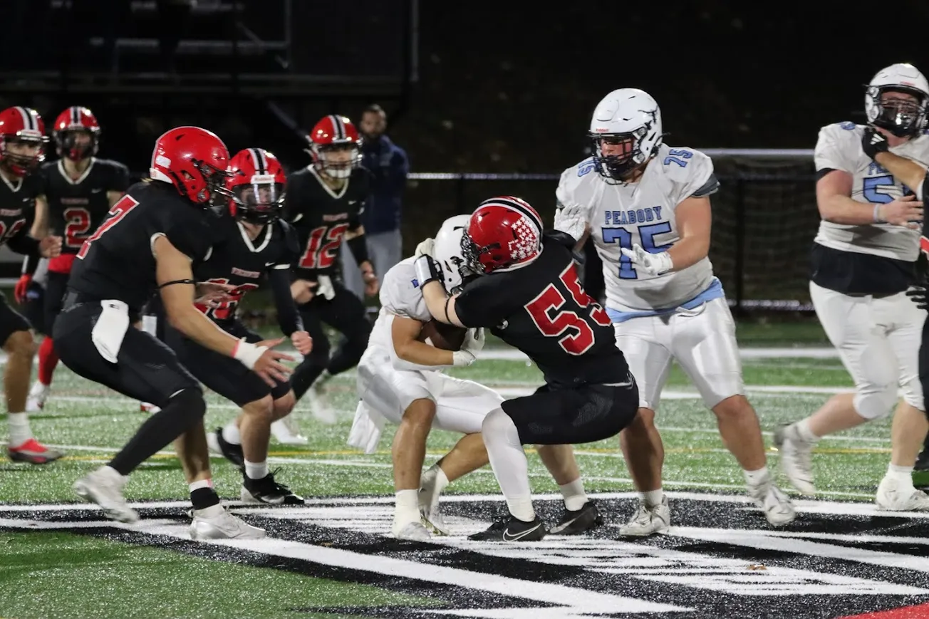 Winchester junior Gianni DePrimeo leads teammates past Peabody with two TDs to begin playoffs