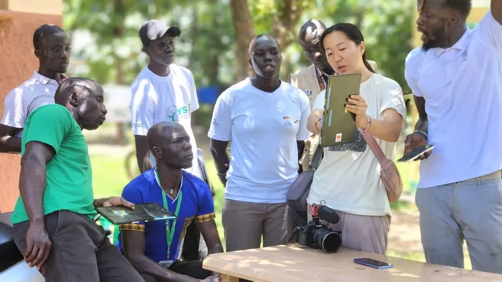Helpers Among Us - Lulu Tian is building a library in Uganda