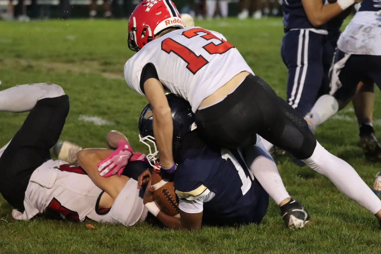 Winchester football rolls over Middlesex League opponent Lexington to remain undefeated