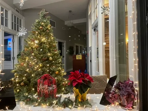 Winchester families get out to enjoy annual Holiday Stroll, Chamber of Commerce week offers activities, shopping and fun for all ages