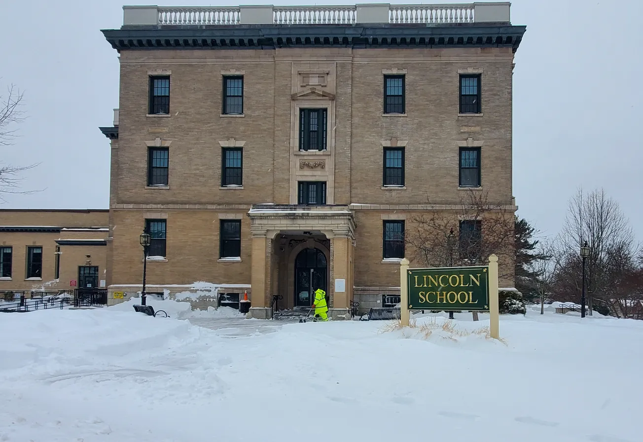 Winchester digs out from 18 inches of snow