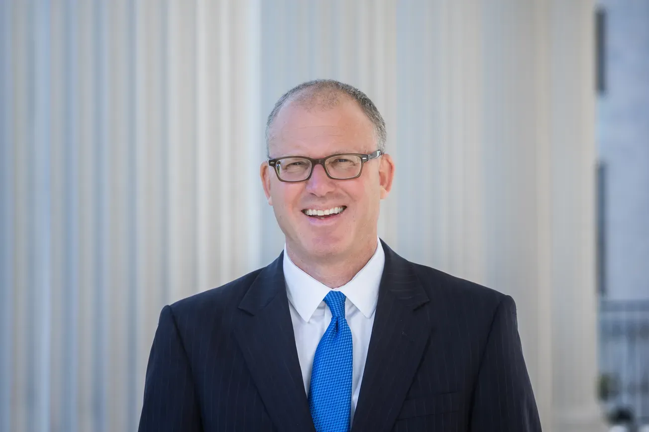 State Senator Jason Lewis announces retirement